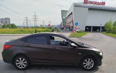 Hyundai Solaris II рестайлинг, 2015 год, 520 000 рублей, 3 фотография