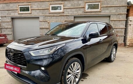 Toyota Highlander, 2024 год, 4 800 000 рублей, 3 фотография