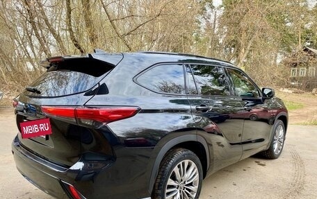 Toyota Highlander, 2024 год, 4 800 000 рублей, 6 фотография