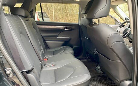 Toyota Highlander, 2024 год, 4 800 000 рублей, 12 фотография