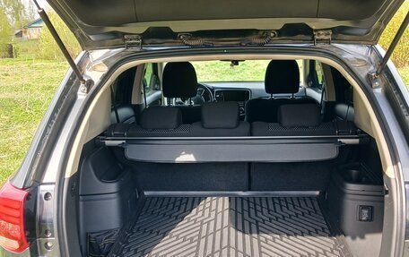 Mitsubishi Outlander III рестайлинг 3, 2018 год, 2 150 000 рублей, 7 фотография