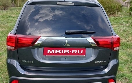 Mitsubishi Outlander III рестайлинг 3, 2018 год, 2 150 000 рублей, 4 фотография