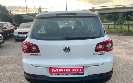 Volkswagen Tiguan I, 2011 год, 975 000 рублей, 2 фотография