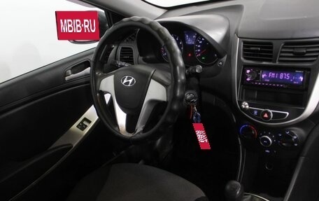 Hyundai Solaris II рестайлинг, 2013 год, 670 000 рублей, 16 фотография