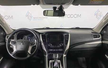 Mitsubishi Pajero Sport III рестайлинг, 2018 год, 2 667 000 рублей, 10 фотография