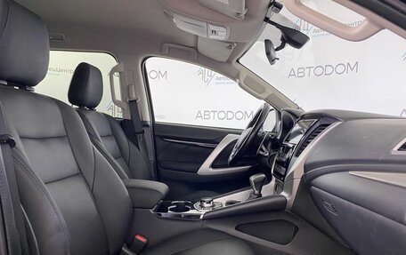 Mitsubishi Pajero Sport III рестайлинг, 2018 год, 2 667 000 рублей, 12 фотография