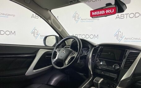 Mitsubishi Pajero Sport III рестайлинг, 2018 год, 2 667 000 рублей, 11 фотография