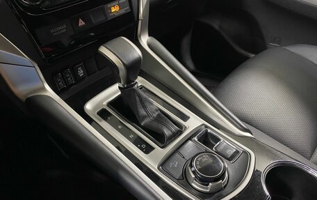 Mitsubishi Pajero Sport III рестайлинг, 2018 год, 2 667 000 рублей, 15 фотография