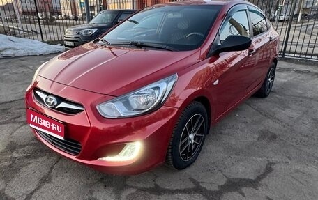 Hyundai Solaris II рестайлинг, 2013 год, 929 000 рублей, 1 фотография