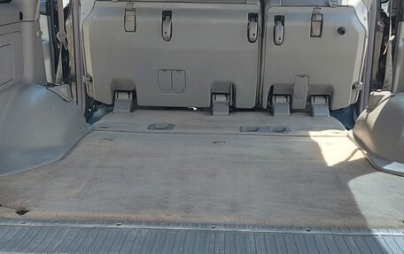 Toyota Land Cruiser 100 рестайлинг 2, 2006 год, 2 700 000 рублей, 10 фотография