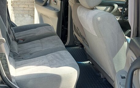 Toyota Land Cruiser 100 рестайлинг 2, 2006 год, 2 700 000 рублей, 8 фотография