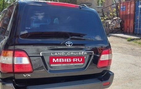 Toyota Land Cruiser 100 рестайлинг 2, 2006 год, 2 700 000 рублей, 12 фотография