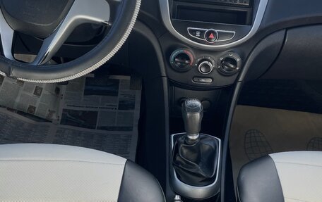 Hyundai Solaris II рестайлинг, 2013 год, 590 000 рублей, 4 фотография