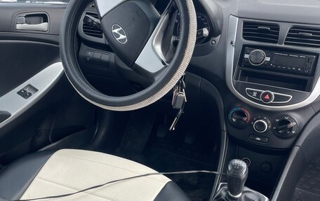 Hyundai Solaris II рестайлинг, 2013 год, 590 000 рублей, 10 фотография