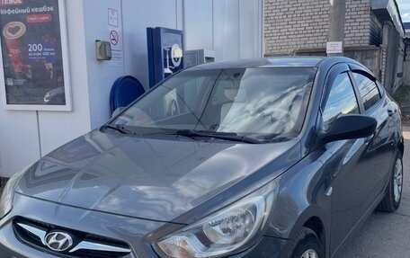 Hyundai Solaris II рестайлинг, 2013 год, 590 000 рублей, 5 фотография