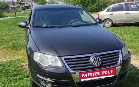 Volkswagen Passat B6, 2005 год, 590 000 рублей, 3 фотография