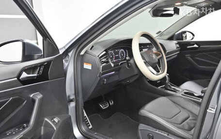Volkswagen Jetta VII, 2022 год, 1 850 000 рублей, 6 фотография