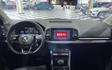 Skoda Karoq I, 2023 год, 2 060 000 рублей, 7 фотография