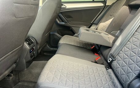 Volkswagen Tiguan II, 2021 год, 2 199 000 рублей, 12 фотография
