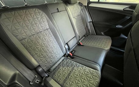 Volkswagen Tiguan II, 2021 год, 2 199 000 рублей, 13 фотография