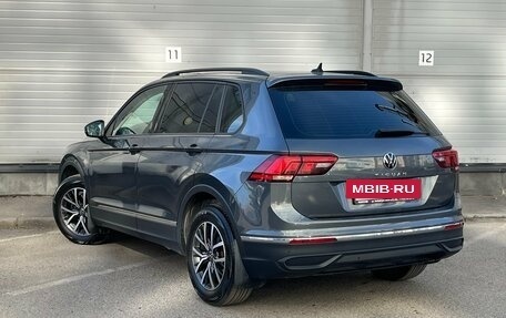 Volkswagen Tiguan II, 2021 год, 2 199 000 рублей, 7 фотография
