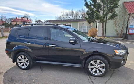 Mitsubishi Outlander III рестайлинг 3, 2011 год, 1 320 000 рублей, 4 фотография