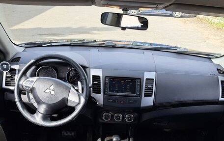Mitsubishi Outlander III рестайлинг 3, 2011 год, 1 320 000 рублей, 8 фотография
