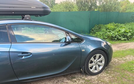 Opel Astra J, 2013 год, 800 000 рублей, 2 фотография