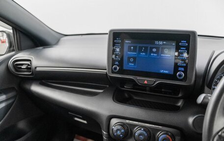Toyota Yaris, 2020 год, 1 167 000 рублей, 11 фотография