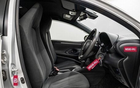 Toyota Yaris, 2020 год, 1 167 000 рублей, 6 фотография