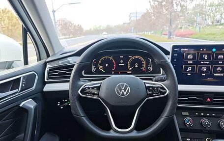 Volkswagen Tiguan II, 2022 год, 1 799 999 рублей, 6 фотография