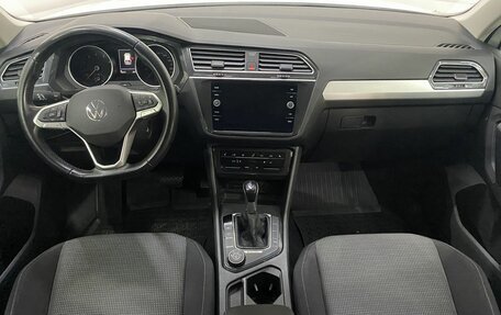 Volkswagen Tiguan II, 2021 год, 3 099 000 рублей, 10 фотография
