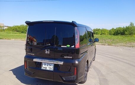 Honda Stepwgn IV, 2017 год, 2 180 000 рублей, 12 фотография