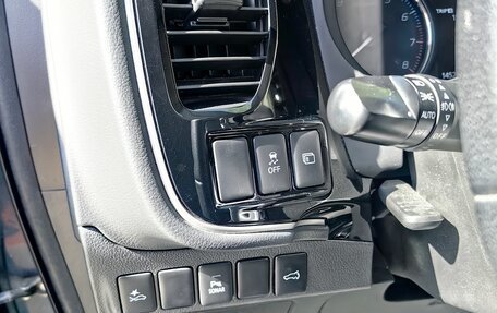 Mitsubishi Outlander III рестайлинг 3, 2018 год, 2 550 000 рублей, 13 фотография