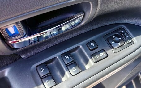 Mitsubishi Outlander III рестайлинг 3, 2018 год, 2 550 000 рублей, 12 фотография