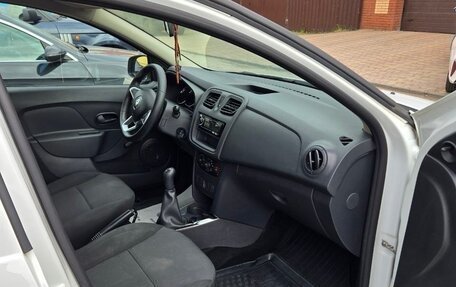 Renault Logan II, 2020 год, 940 000 рублей, 3 фотография