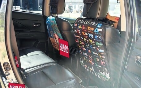 Mitsubishi Outlander III рестайлинг 3, 2018 год, 2 550 000 рублей, 19 фотография