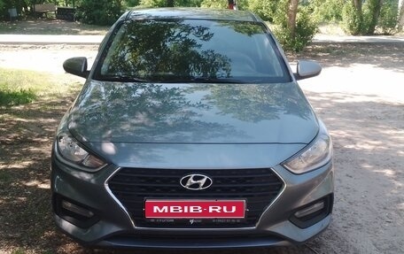 Hyundai Solaris II рестайлинг, 2017 год, 1 060 000 рублей, 1 фотография