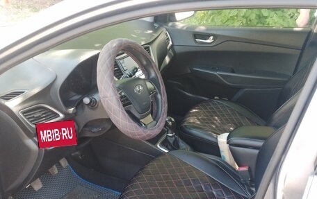 Hyundai Solaris II рестайлинг, 2017 год, 1 060 000 рублей, 8 фотография
