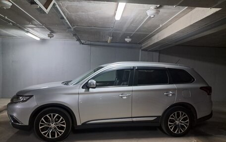 Mitsubishi Outlander III рестайлинг 3, 2016 год, 2 100 000 рублей, 1 фотография