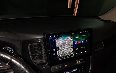Mitsubishi Outlander III рестайлинг 3, 2016 год, 2 100 000 рублей, 9 фотография