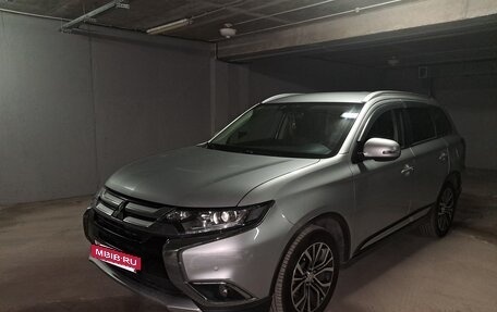 Mitsubishi Outlander III рестайлинг 3, 2016 год, 2 100 000 рублей, 2 фотография