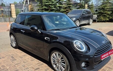 MINI Hatch, 2019 год, 1 950 000 рублей, 1 фотография