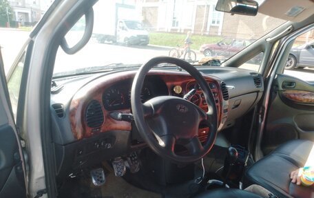 Hyundai Starex I рестайлинг, 2001 год, 250 000 рублей, 2 фотография