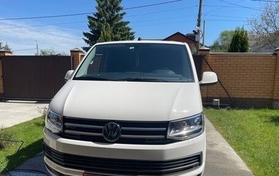 Volkswagen Multivan T6 рестайлинг, 2017 год, 4 550 000 рублей, 1 фотография