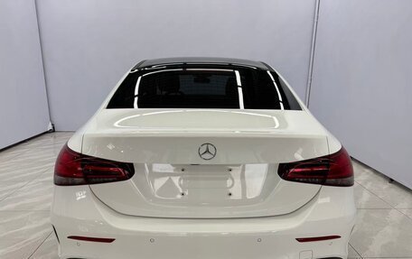 Mercedes-Benz A-Класс, 2021 год, 1 950 000 рублей, 5 фотография