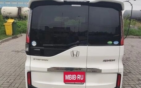 Honda Stepwgn IV, 2016 год, 1 765 000 рублей, 3 фотография