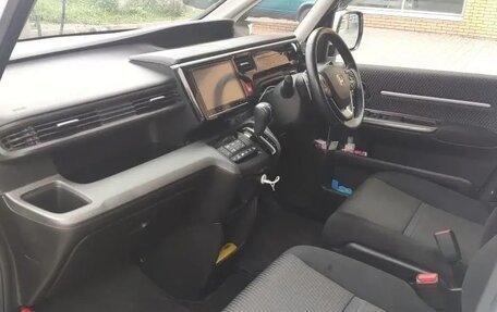 Honda Stepwgn IV, 2016 год, 1 765 000 рублей, 6 фотография