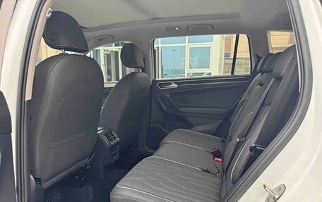 Volkswagen Tiguan II, 2022 год, 1 800 018 рублей, 7 фотография