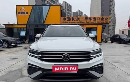 Volkswagen Tiguan II, 2022 год, 1 800 018 рублей, 2 фотография
